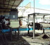 SINGLE SHAFT TYRES SHREDDER MACHINE